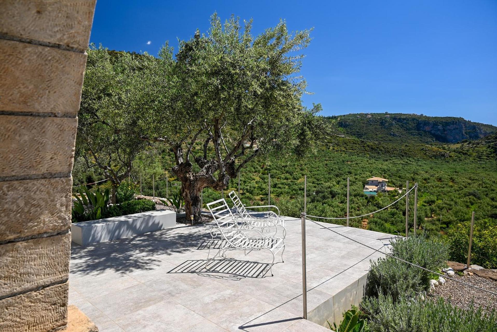 Athina'S Stone House In Kardamyliヴィラ エクステリア 写真