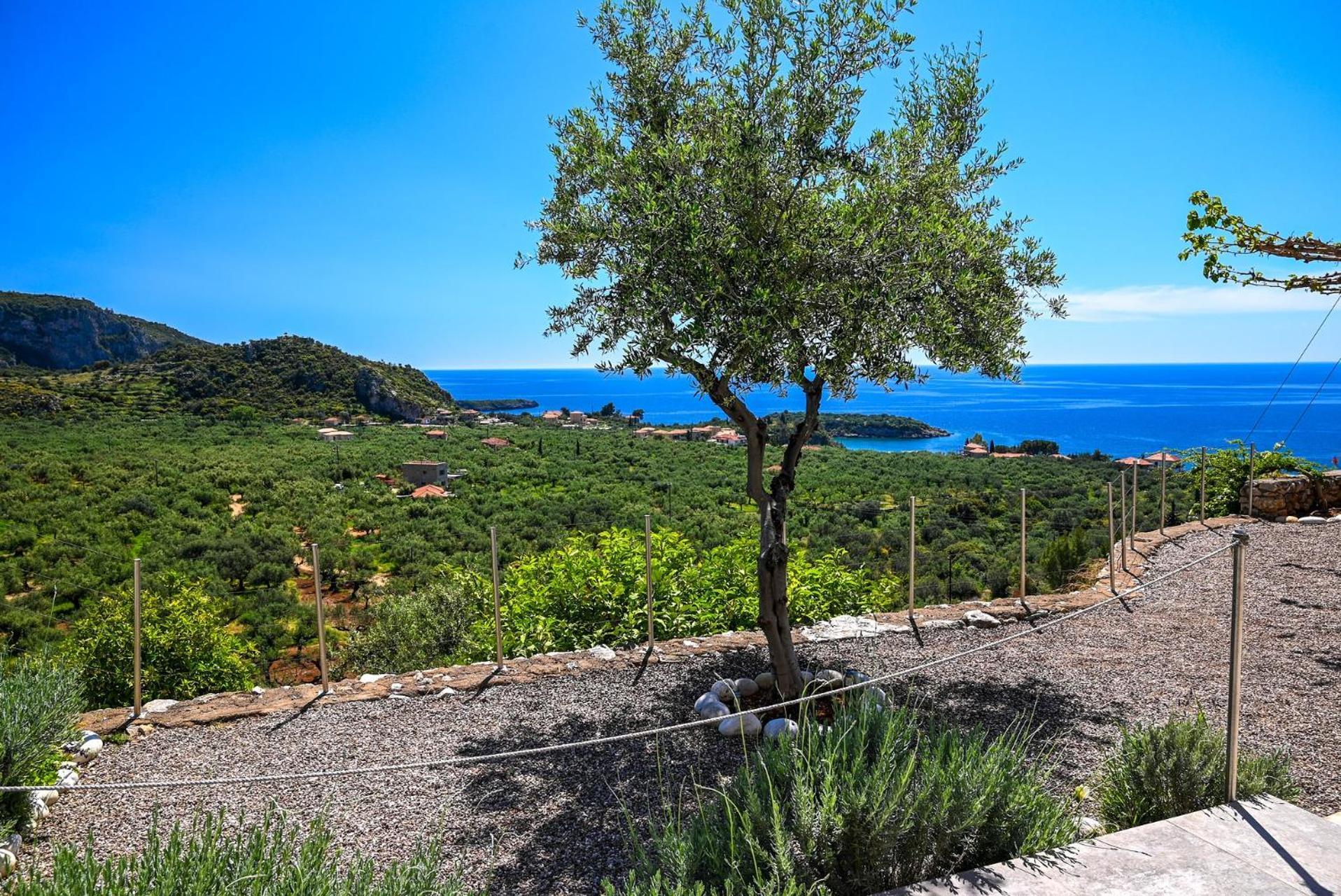 Athina'S Stone House In Kardamyliヴィラ エクステリア 写真
