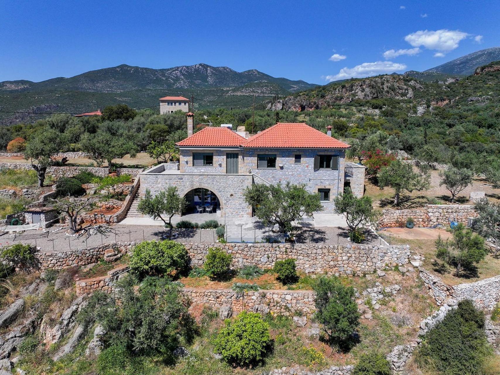 Athina'S Stone House In Kardamyliヴィラ エクステリア 写真