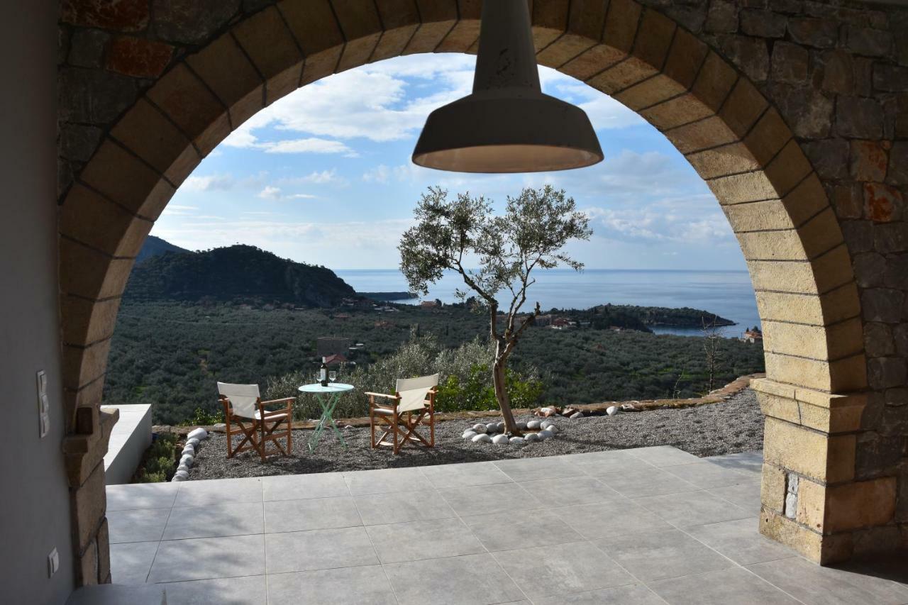 Athina'S Stone House In Kardamyliヴィラ エクステリア 写真
