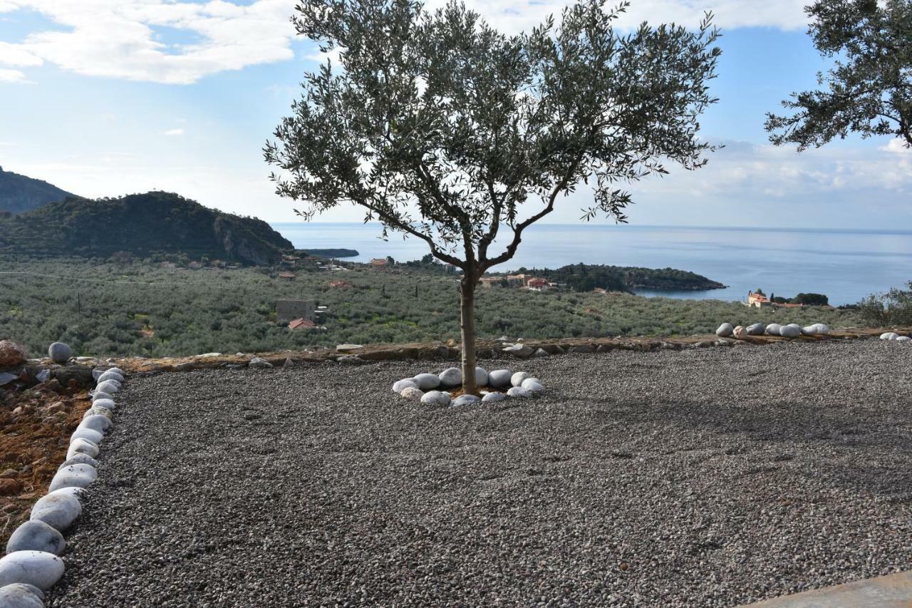 Athina'S Stone House In Kardamyliヴィラ エクステリア 写真